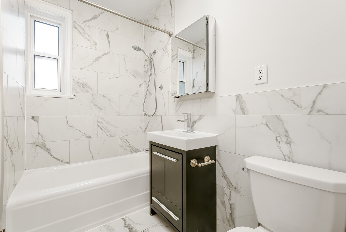 Photo - 464 & 448 Spadina Rd