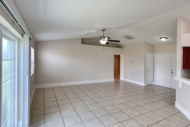 Photo - 332 Cloverdale Rd
