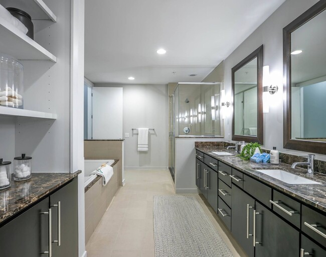 Bathroom w/ Double Vanity - Venue Museum District Rental