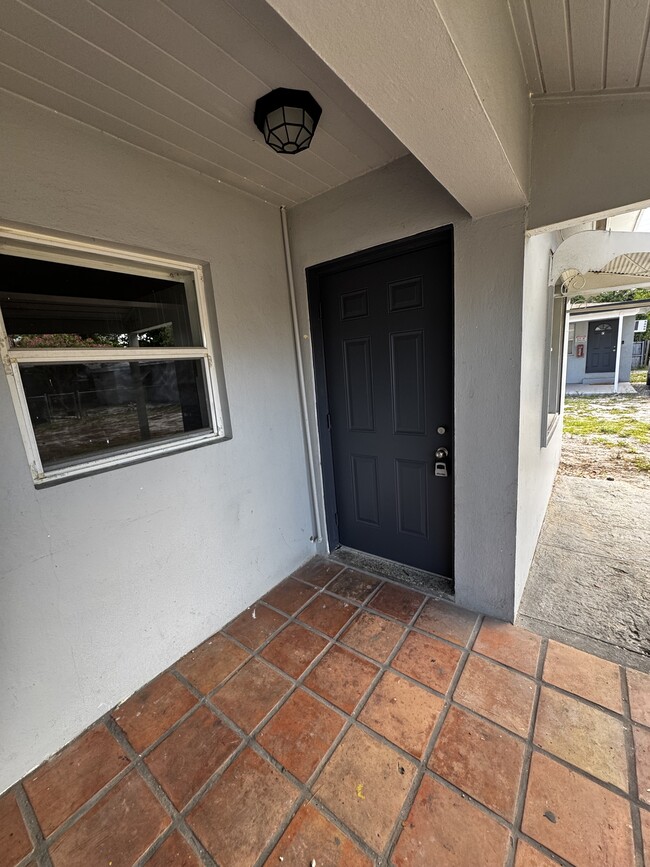 Building Photo - 901 S N St Unit B Rental