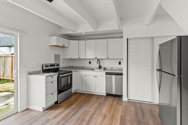 Photo - Cute 3 bed 2 bath town home