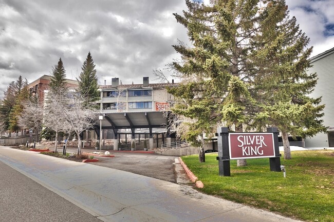 Photo - 1485 Empire Ave Unit Silver King 204