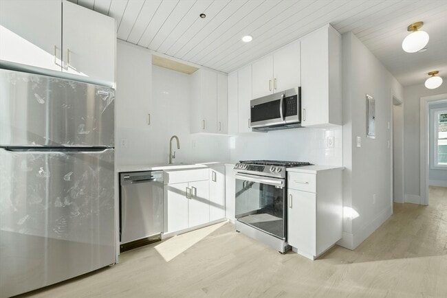 Photo - 183 Maverick St Unit 3