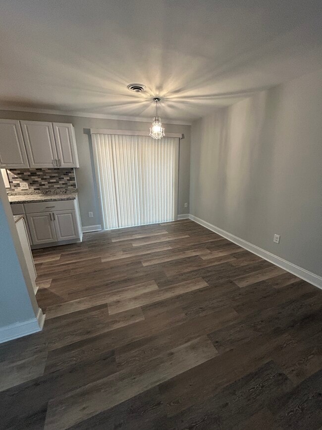 Photo - 4764 Longview Dr