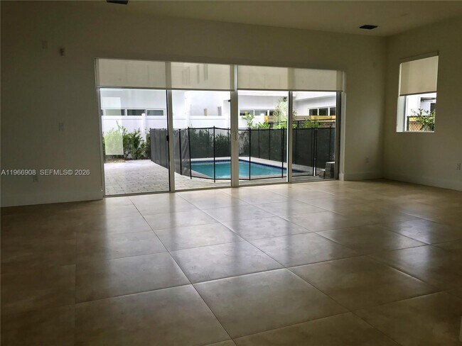 Photo - 10055 NW 75th St