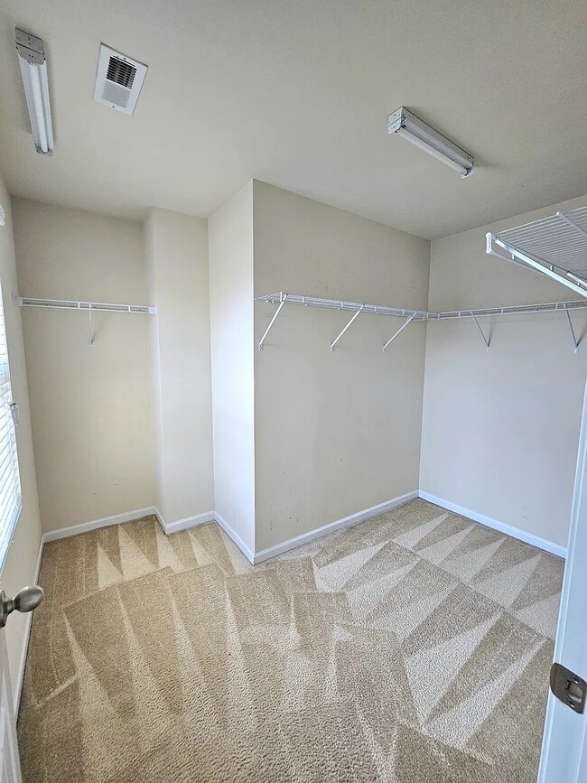 Photo - 500 Knothole Ln