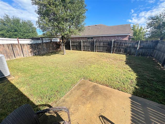 Photo - 1923 Pin Oak Ln