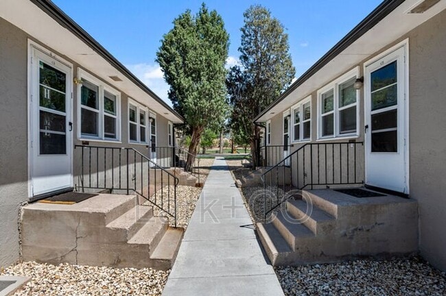 Building Photo - 1117 E St Vrain St