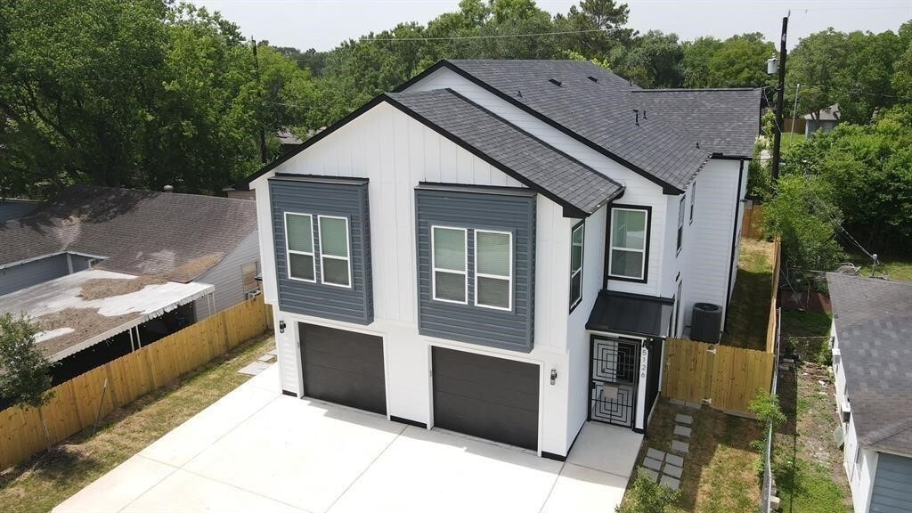 Photo - 5126 Lyndhurst Dr