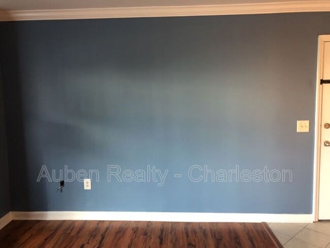 Photo - 1402 Camp Rd Unit Apt 4C