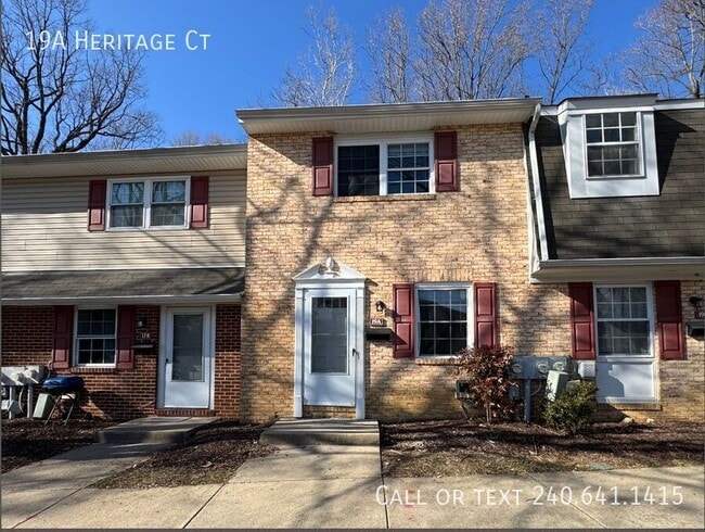 Building Photo - 19a Heritage Ct