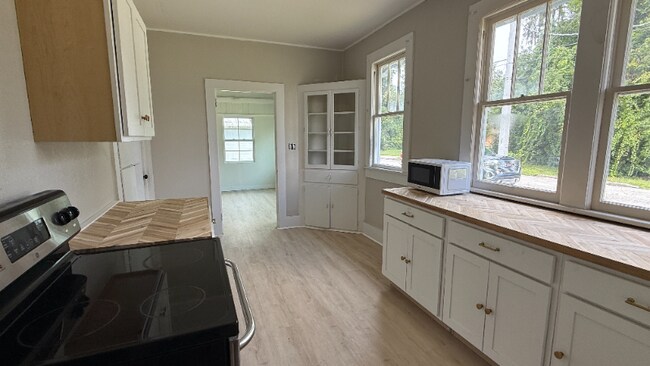 Photo - 452 SE Nassau St