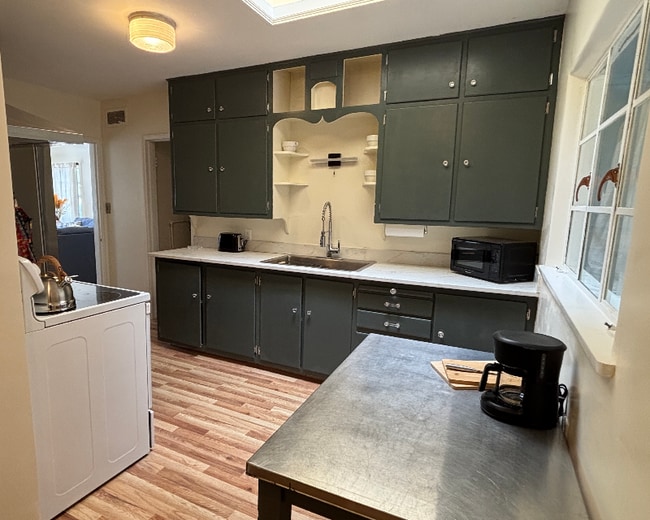 Photo - 708 N Monterey Ave