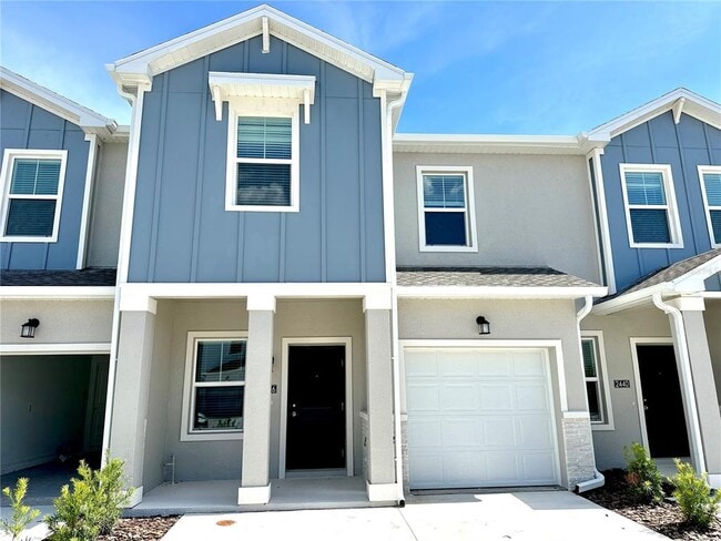 Building Photo - 2432 Skyline Lp