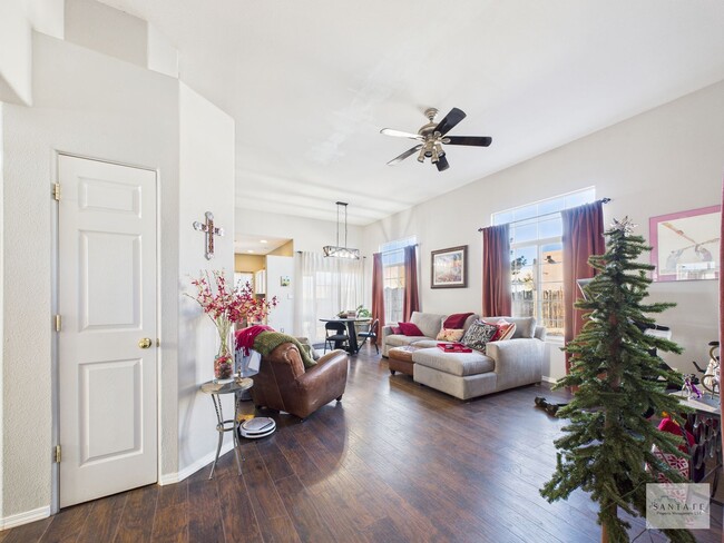 Photo - UNFURNISHED 3 Bedroom in Desirable Community