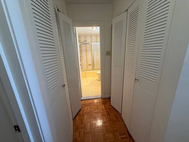 Photo - 125 Chiswick Rd Unidad 208