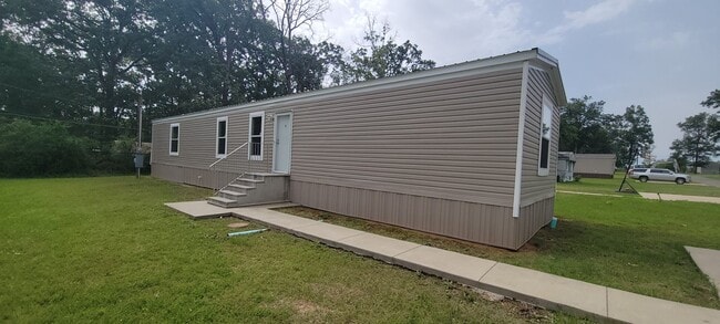 Building Photo - Gorgeous 3 bedroom/2 bath mobile home in Willow Oak Park, Keithville! Unit Willow Oak 3043
