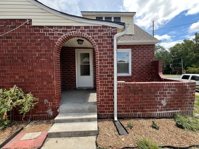 Photo - Cozy 2-Bedroom Duplex Minutes from Indepen...