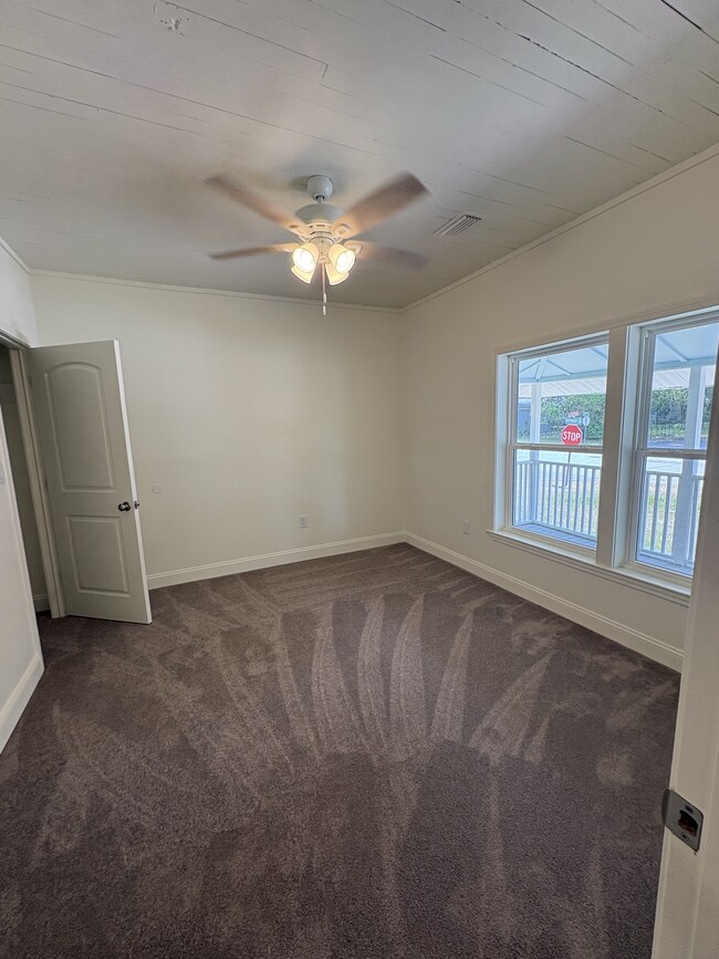 211 Dartmouth-