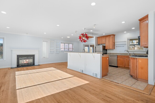 Photo - 1407 Leegate Rd NW