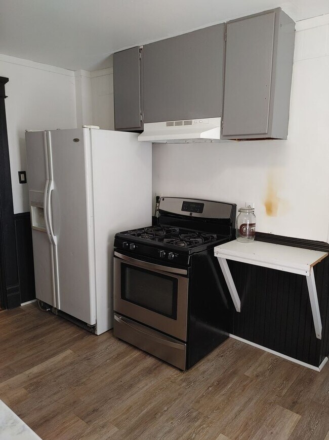 SPACIOUS 3 BEDROOM DUPLEX Rental House Rental in Parkersburg, WV