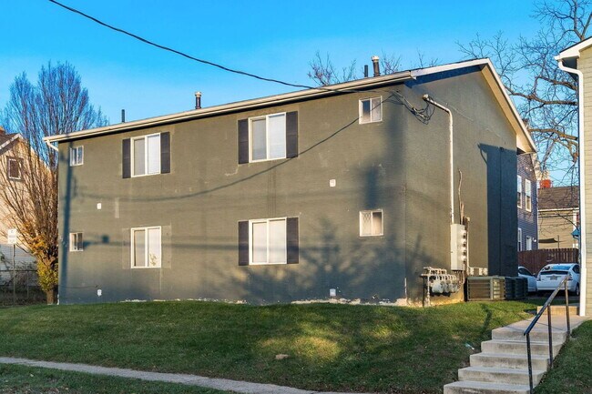 Building Photo - 1304 Courtland Ave Unit C