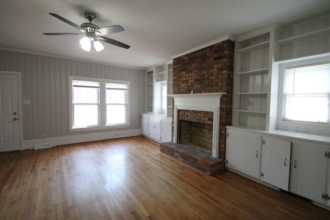 Photo - Exclusively Offered By Muse Realty Rentals...