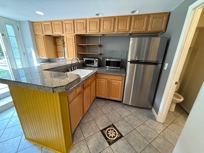 Photo - 37 Silver Spruce