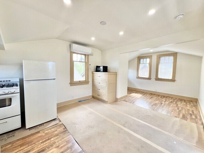 Photo - Charming Bluff Park Studio – Bright, Priva... Apartment Unit 206 Temple Ave