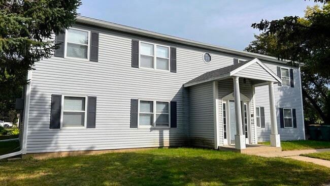 Building Photo - 1602 45th St NW Unit APT#4