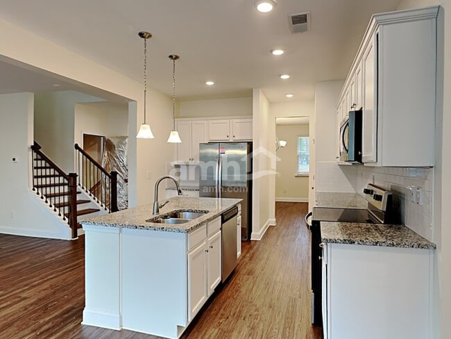 Photo - 8033 Leonine Court