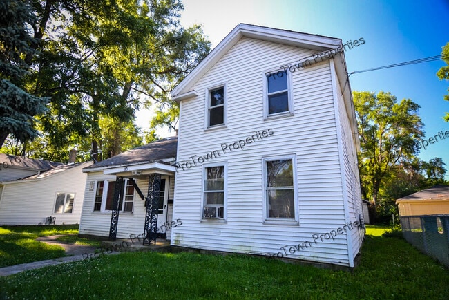 Building Photo - 10 5th Ave Unit 1