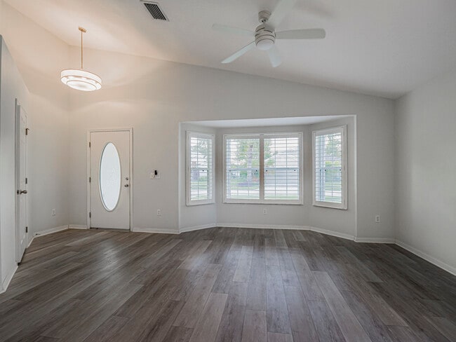 Photo - 105 Briarcliff Cir