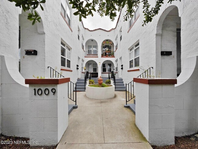 Photo - 1009 Stockton St