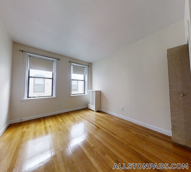 Photo - 1135 Commonwealth Ave Unidad 5