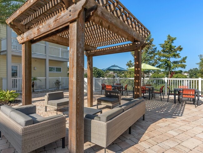 Lake Lofts at Deerwood