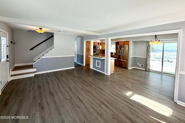 Photo - 70 Village Dr