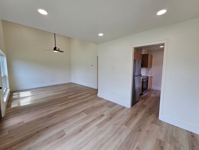 Photo - 1727 R Avenue