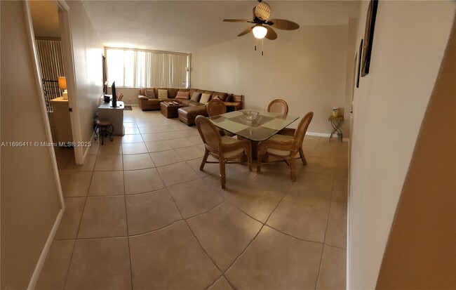 Photo - 1825 S Ocean Dr Unidad 811 Rental