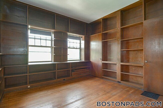 923 Beacon St Unidad 1