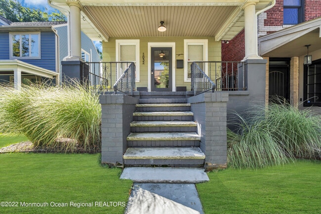 Photo - 1032 2nd Ave
