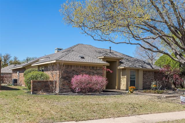 Photo - 208 Simmons Dr House