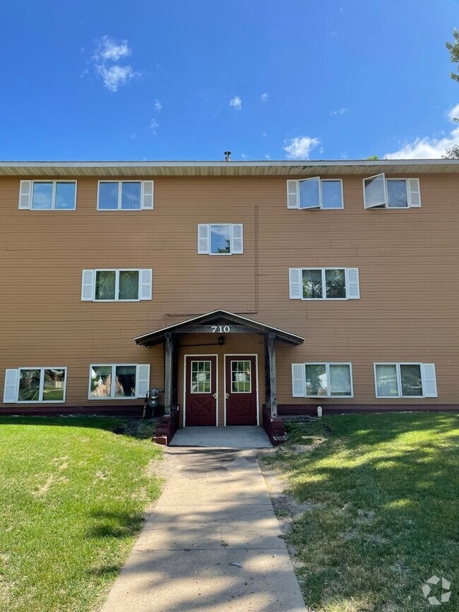 Building Photo - 3 Bedroom Apartment Unit 1
