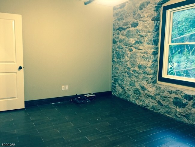 Photo - 48 Midvale Rd Unidad 1