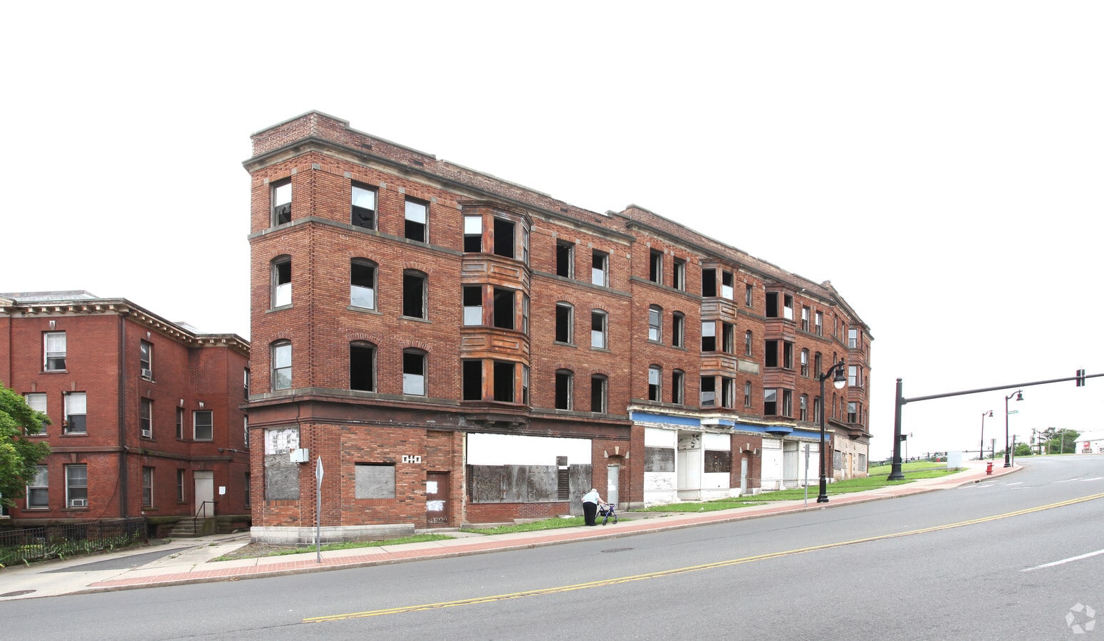Photo - 608-624 Main St Apartments