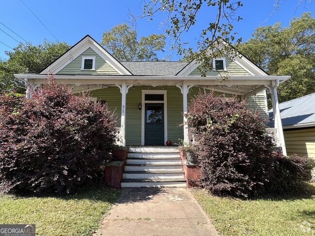 Building Photo - 915 N Chase St Rental