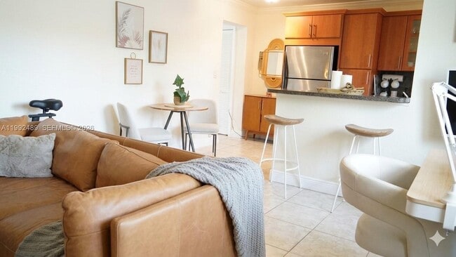 Building Photo - 3240 Mary St Unit S206