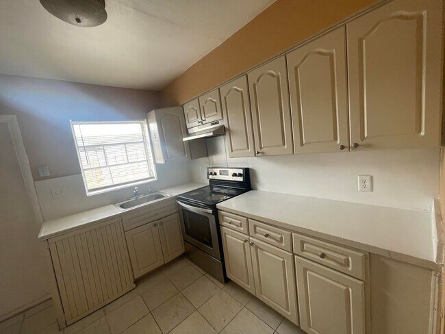 1316 NW 8th Ave Unidad A
