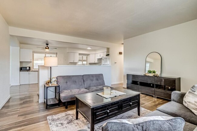 Photo - 9341 Hoffman Way