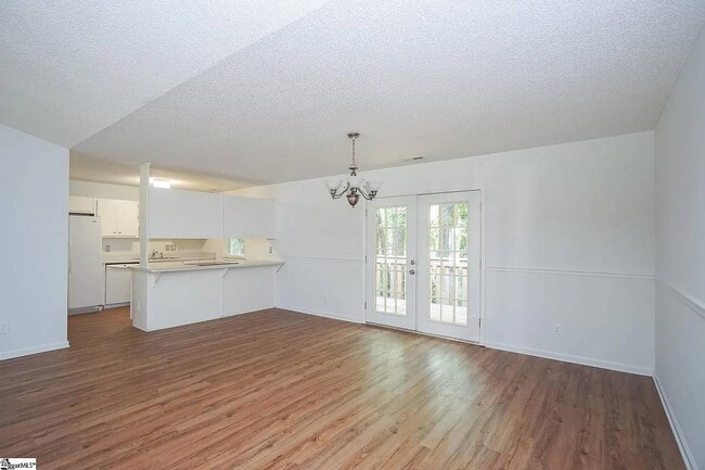 Photo - 106 Greenapple Way